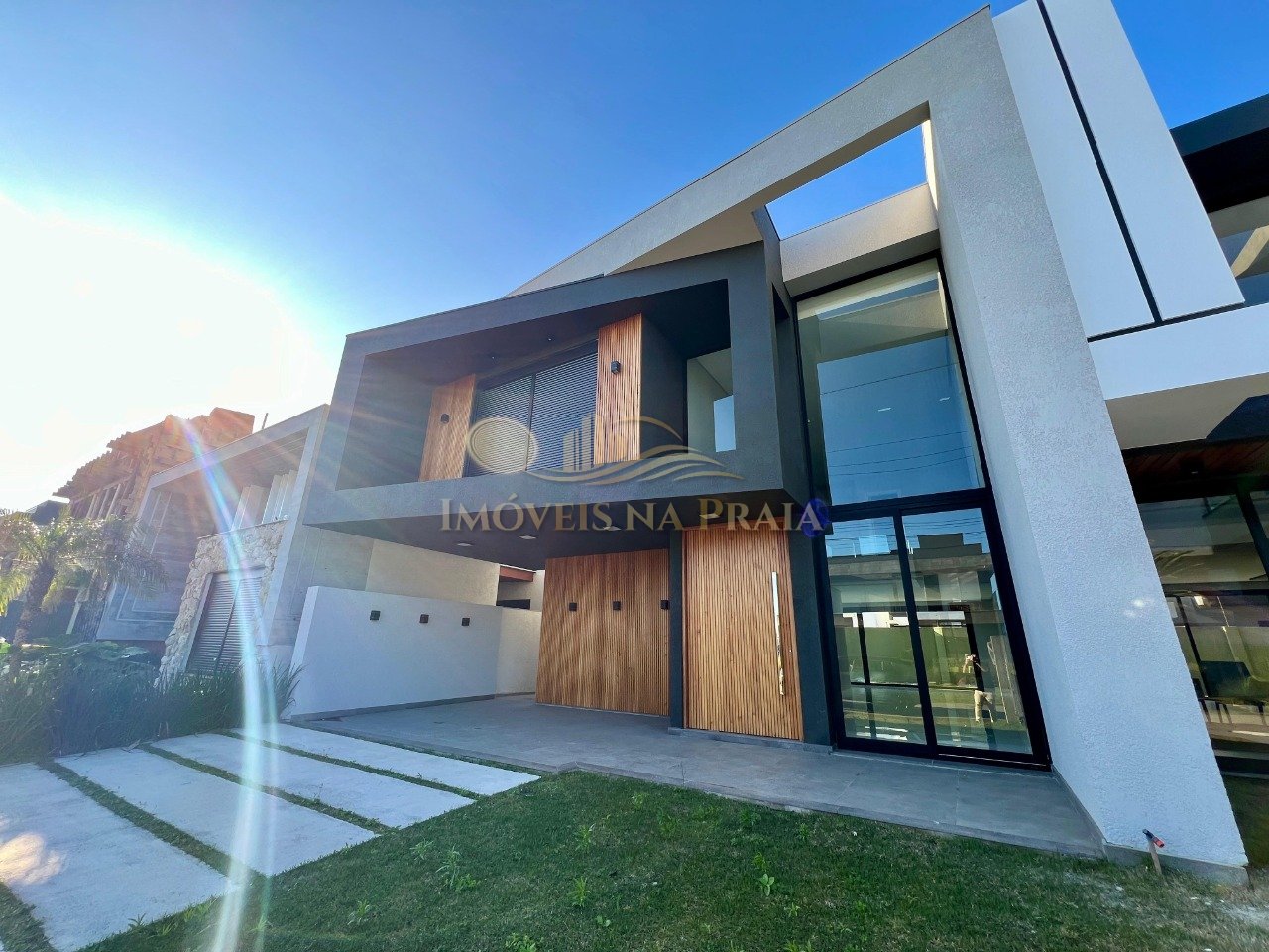 Foto 2 — Casa em Condomínio 4 Dormitório(s) Bairro Sunset