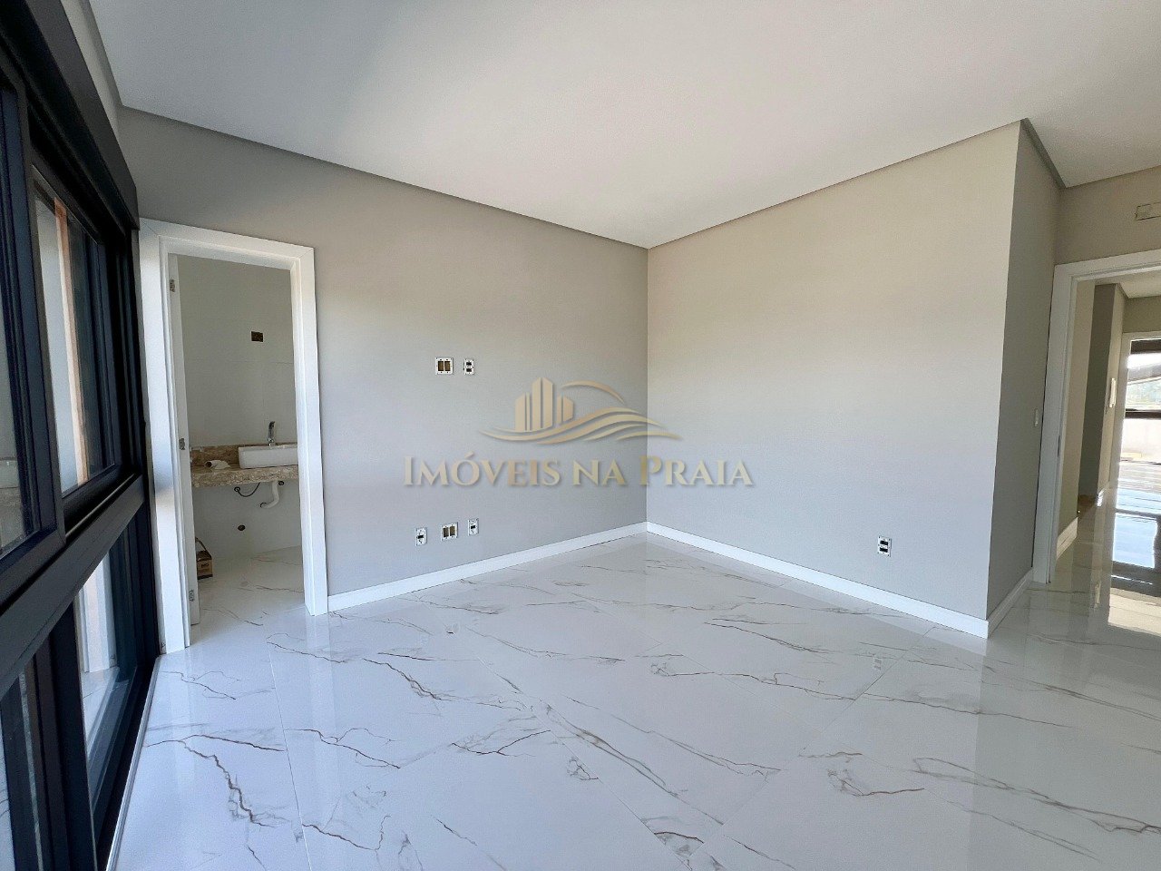 Foto 11 — Casa em Condomínio 4 Dormitório(s) Bairro Sunset