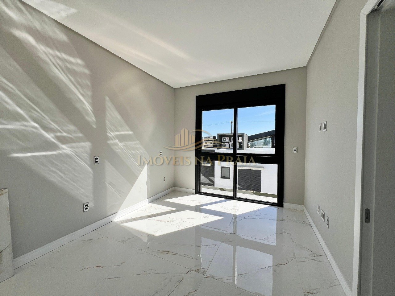 Foto 13 — Casa em Condomínio 4 Dormitório(s) Bairro Sunset