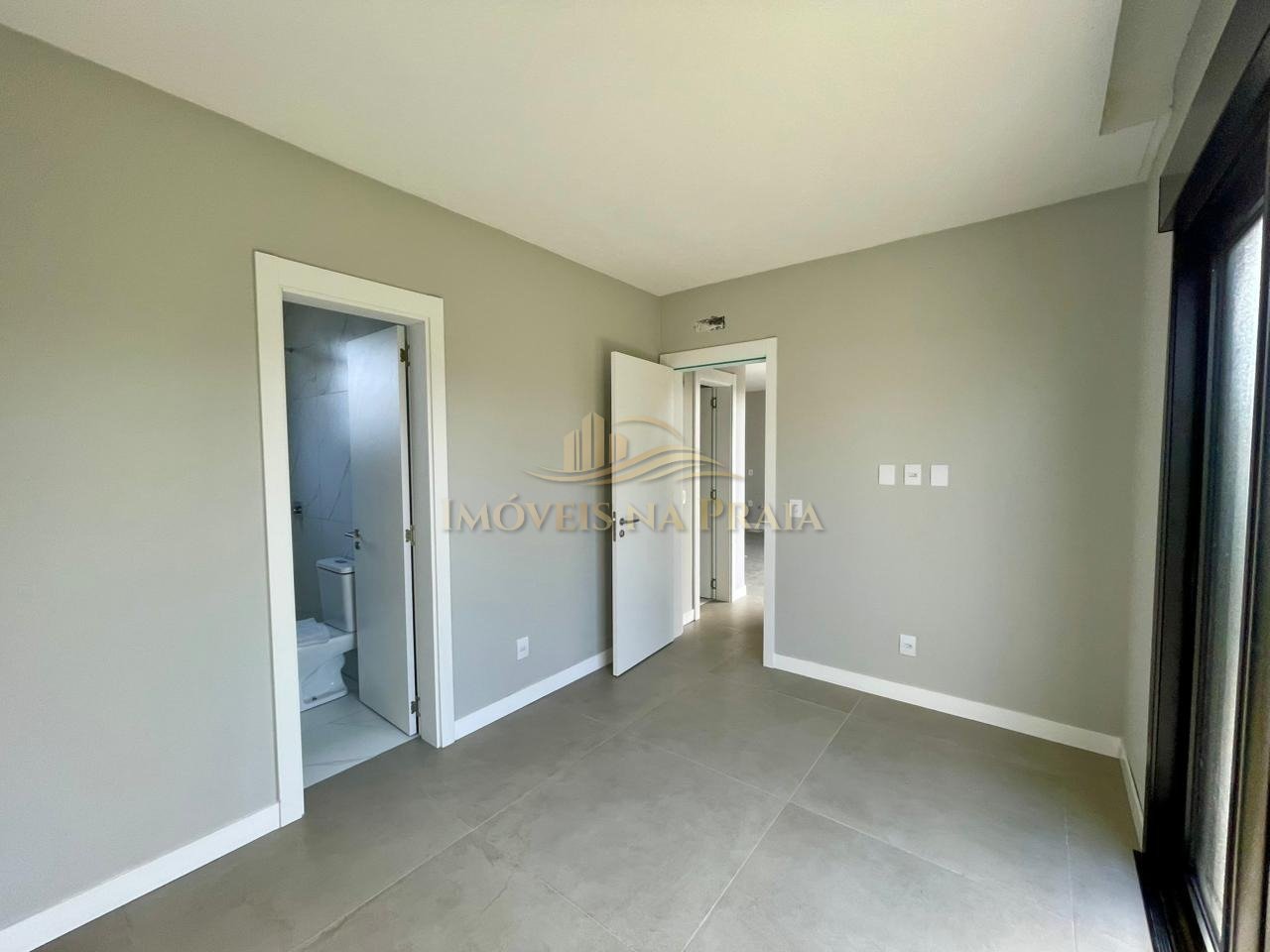 Foto 7 — Casa em Condomínio 4 Dormitório(s) Bairro Sunset