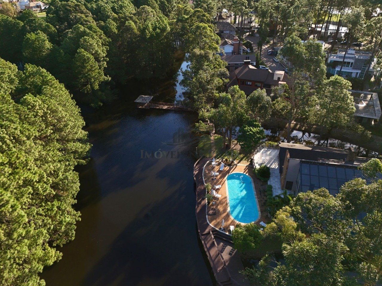 Foto 27 — Casa em Condomínio 4 Dormitório(s) Bairro Carmel