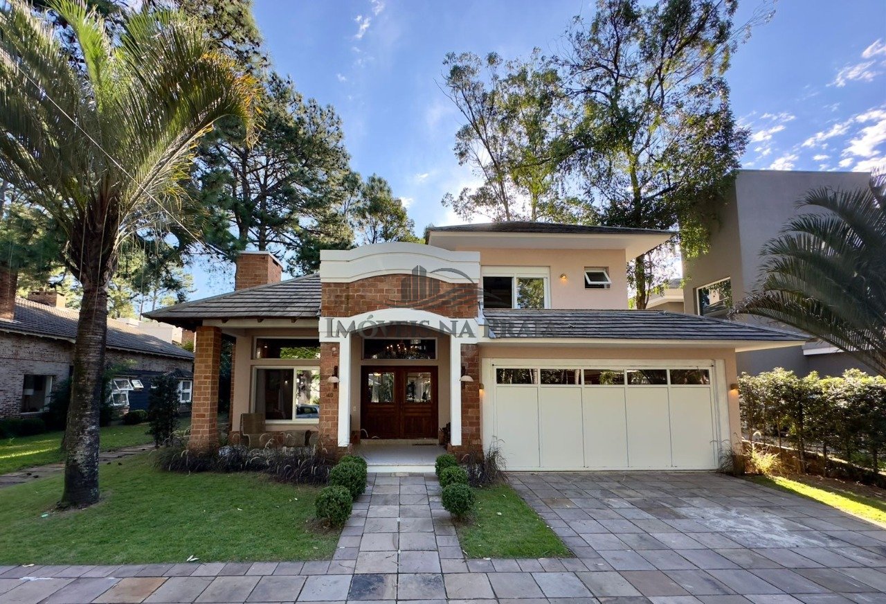 Casa em Condomínio 4 Dormitório(s) Bairro Carmel