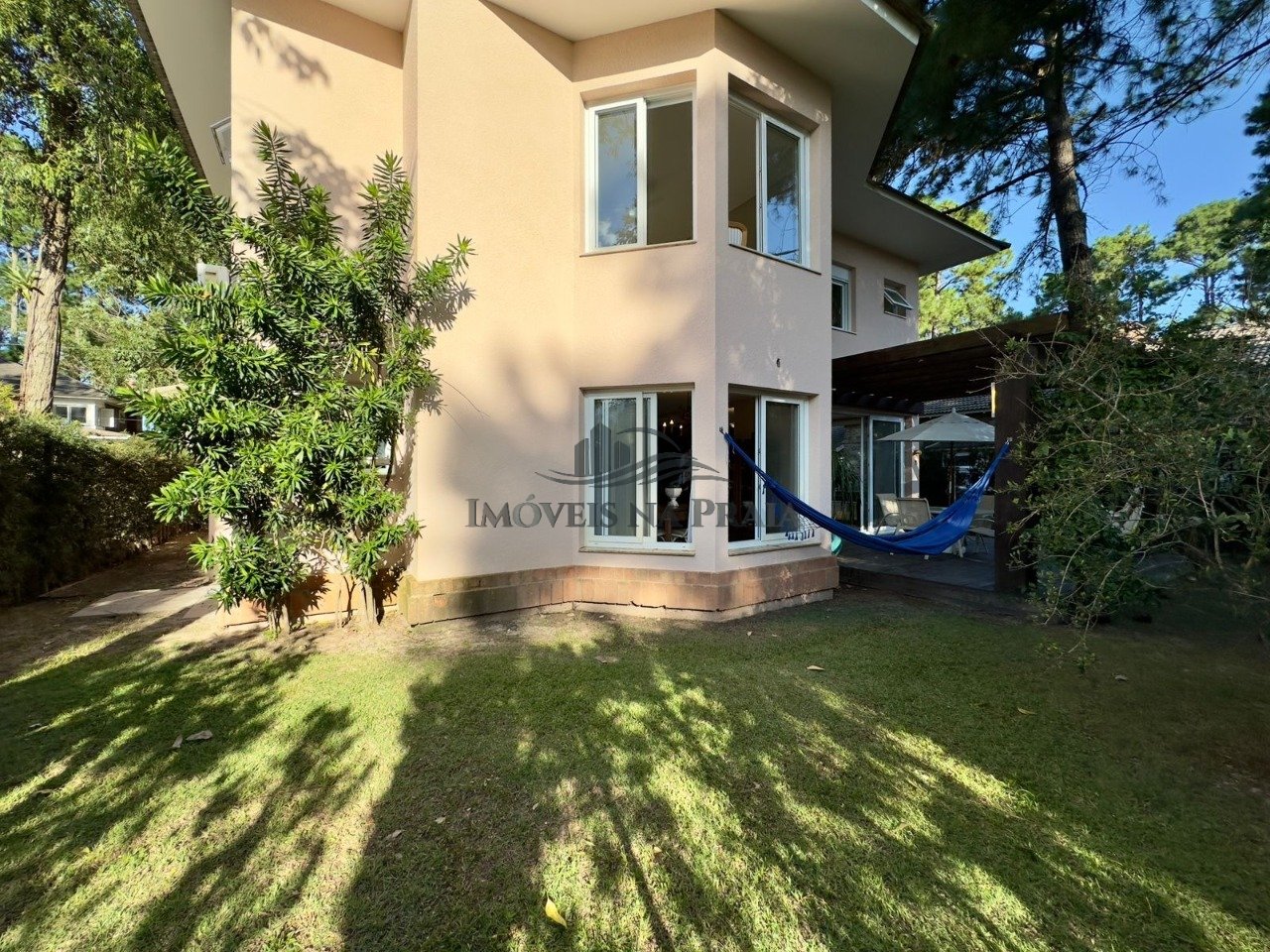 Foto 7 — Casa em Condomínio 4 Dormitório(s) Bairro Carmel