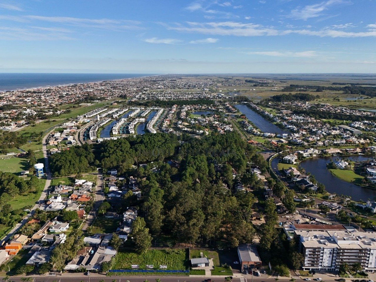 Foto 9 — Casa em Condomínio 4 Dormitório(s) Bairro Carmel