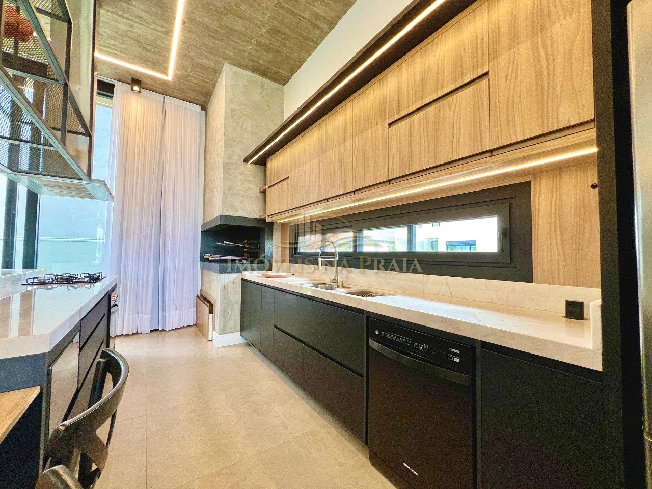 Foto 8 — Casa em Condomínio 4 Dormitório(s) Bairro Sunset