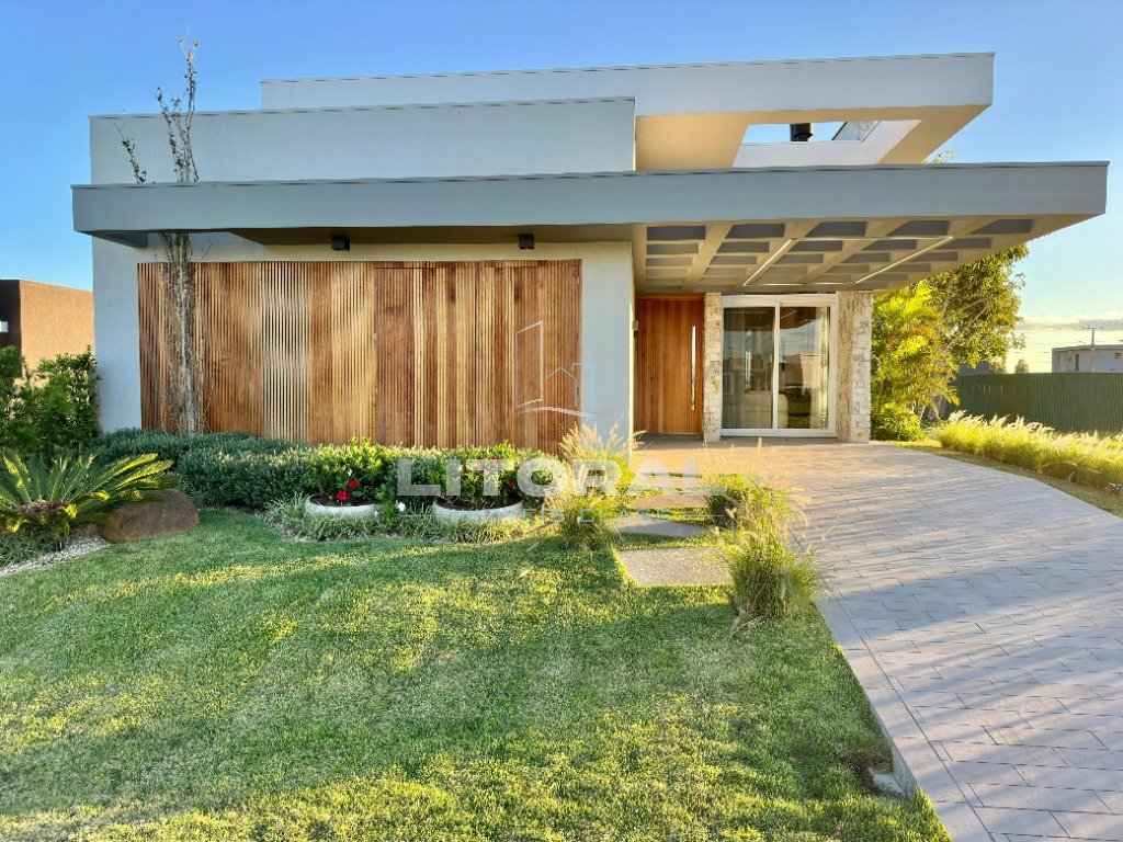 Casa em Condomínio 4 Dormitório(s) Bairro Terrassu