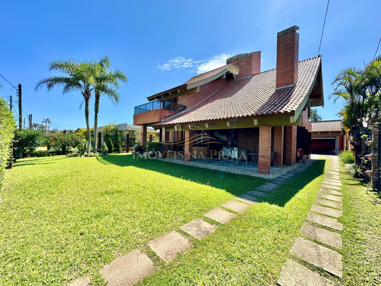Casa 5 dormitórios no bairro Atlântida