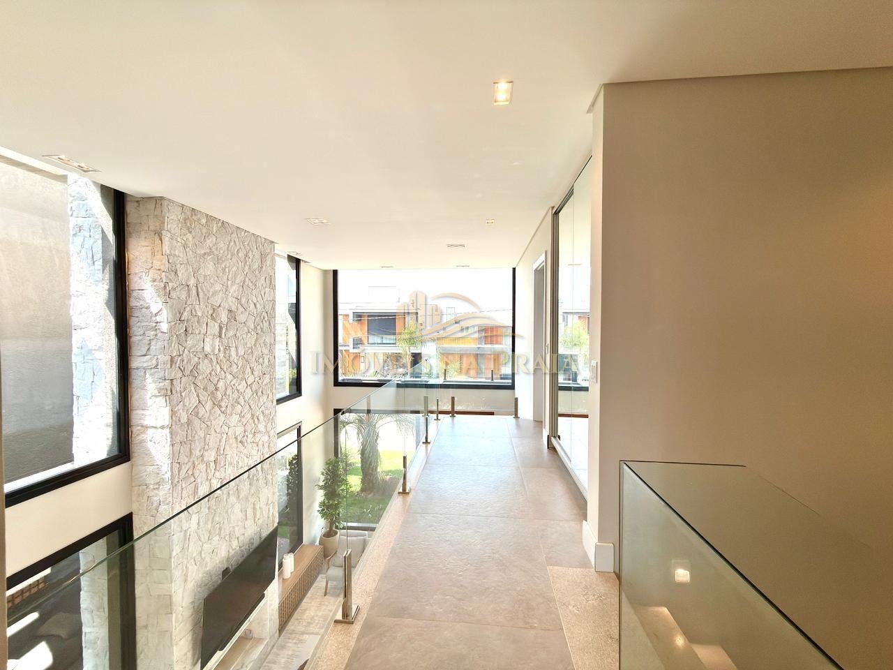 Foto 19 — Casa em Condomínio 4 dormitórios no bairro Sunset