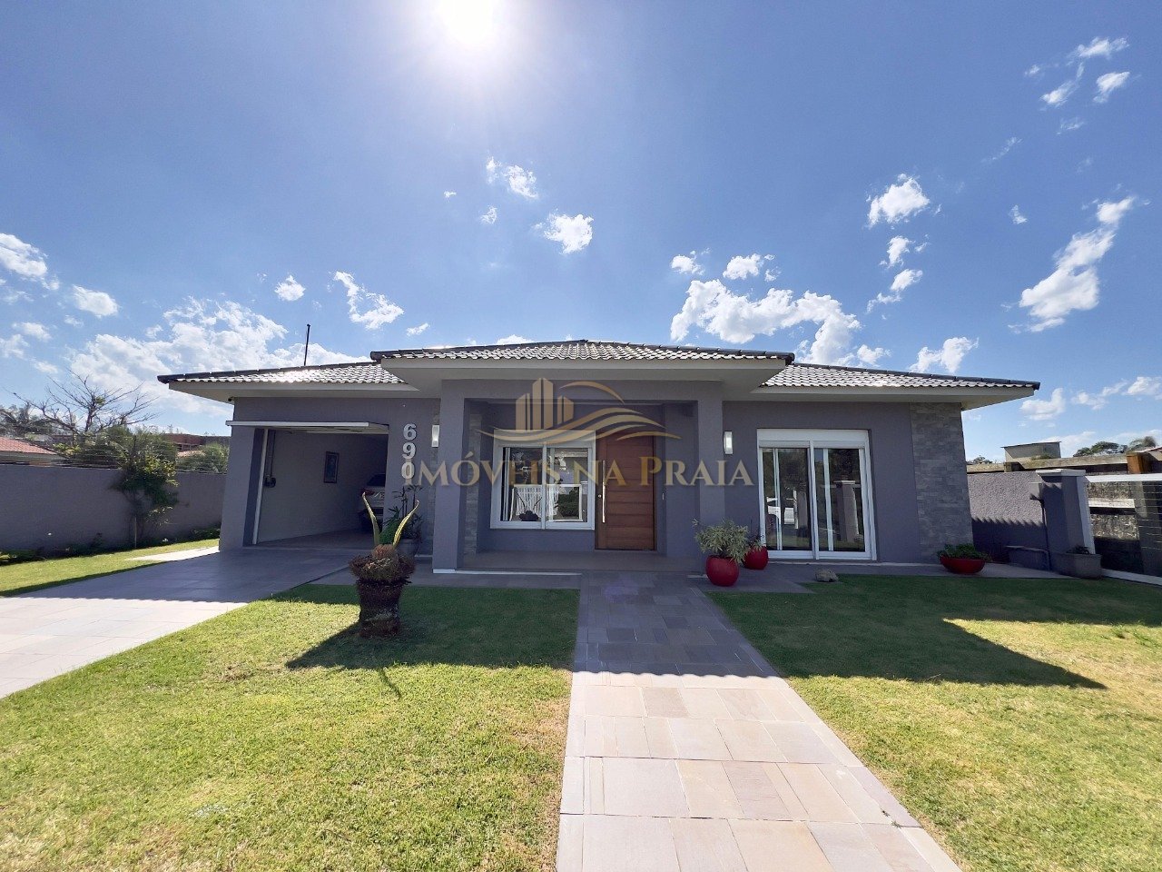 Casa 3 dormitórios no bairro Atlântida