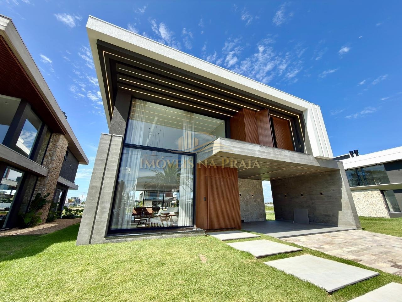 Casa em Condomínio 5 dormitórios no bairro Amare