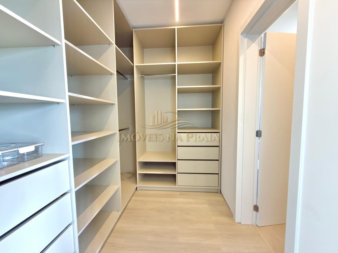 Foto 15 — Casa em Condomínio 4 dormitórios no bairro Allure Beach Condo