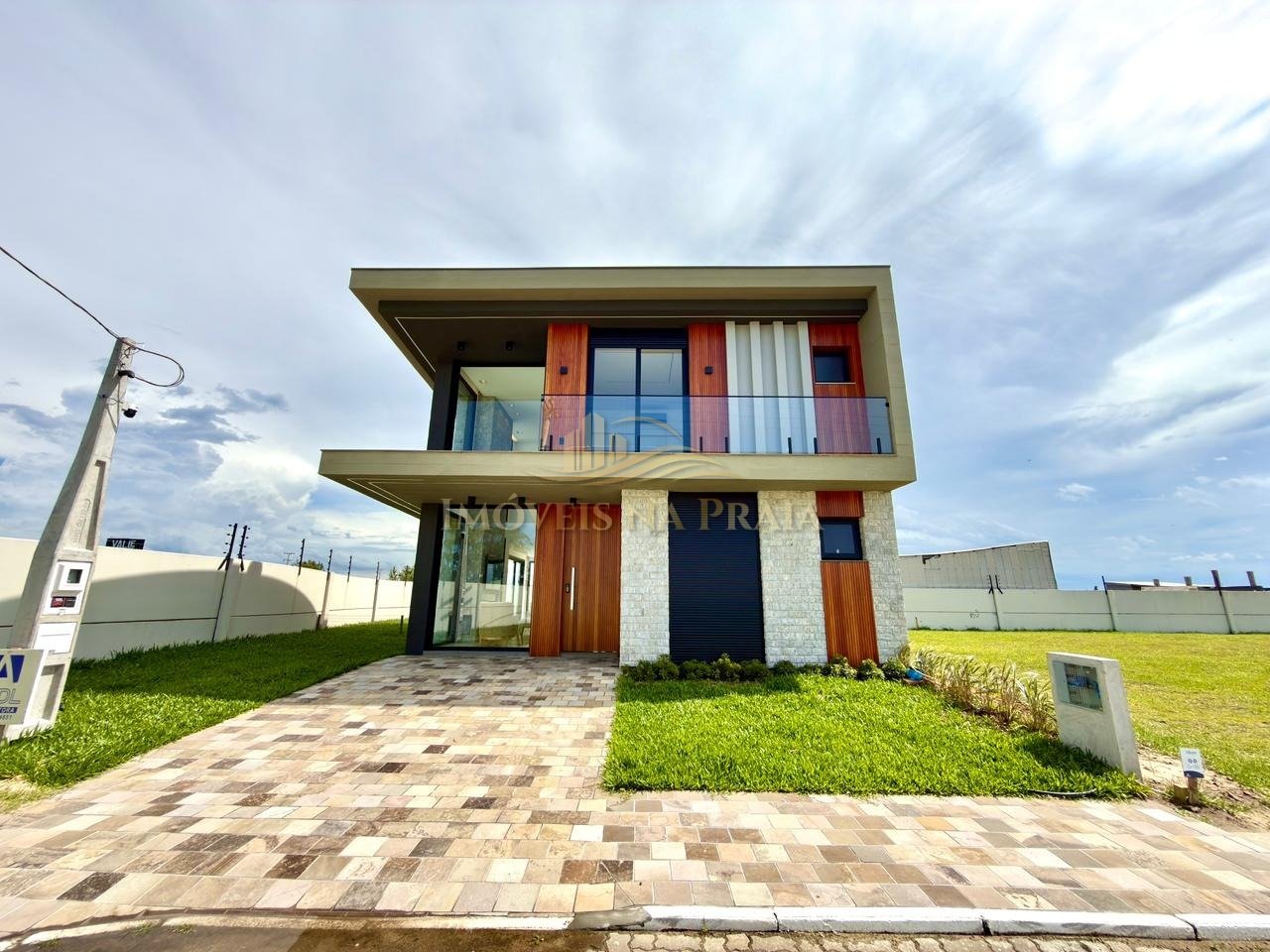 Casa em Condomínio 4 dormitórios no bairro Allure Beach Condo