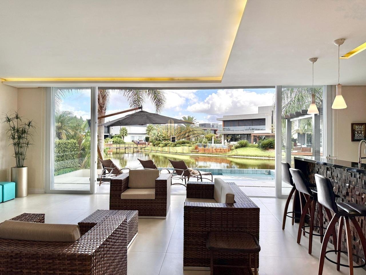 Foto 7 — Casa em Condomínio 5 dormitórios no bairro Malibu Beach Residence