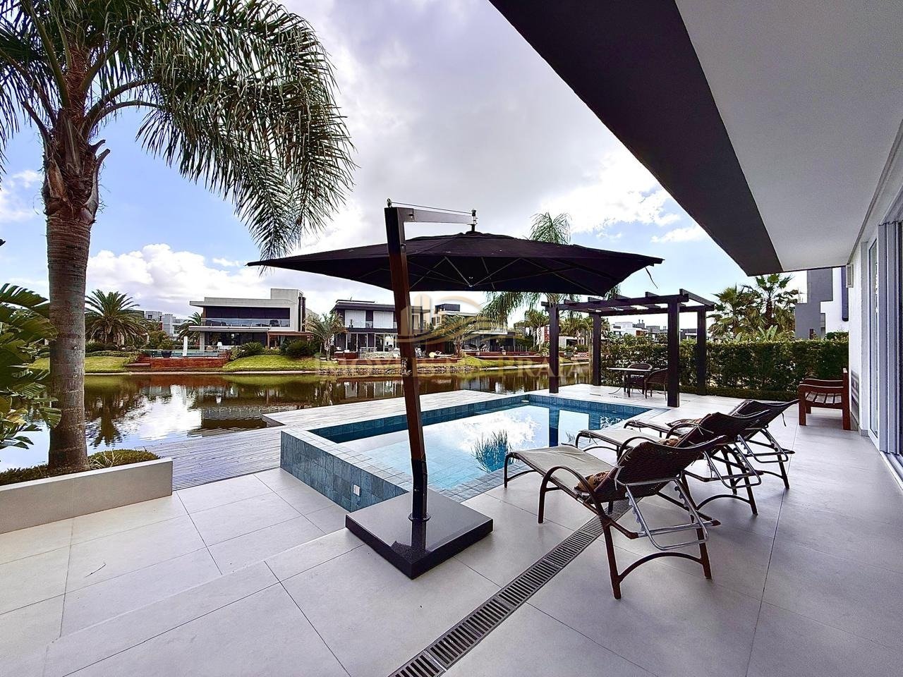 Foto 19 — Casa em Condomínio 5 dormitórios no bairro Malibu Beach Residence