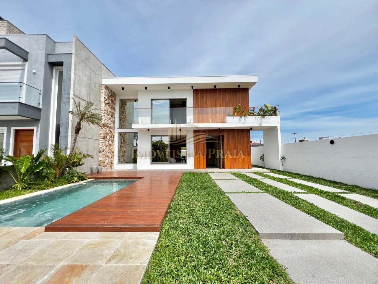 Casa 4 dormitórios no bairro Centro