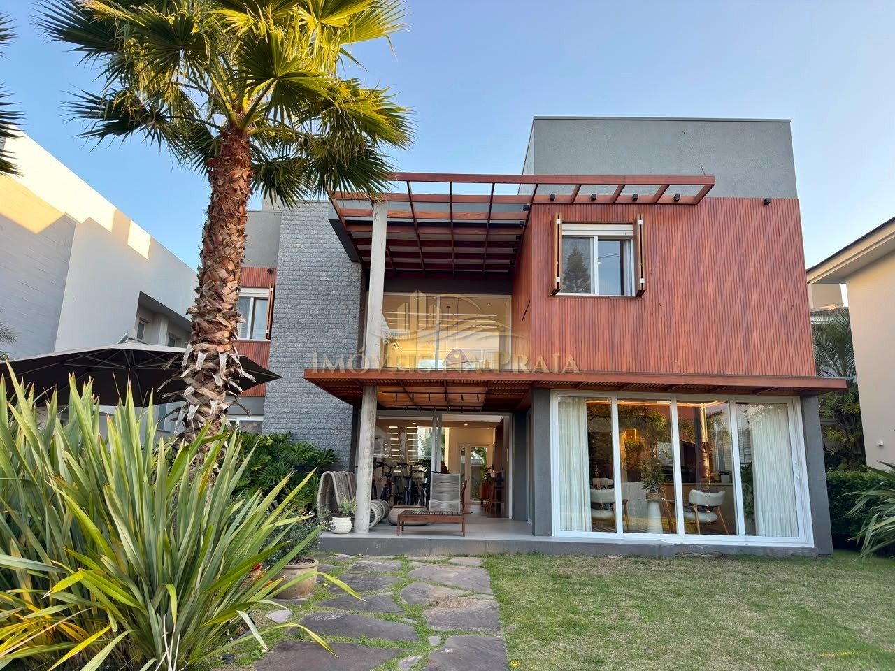Casa em Condomínio no La Plage.