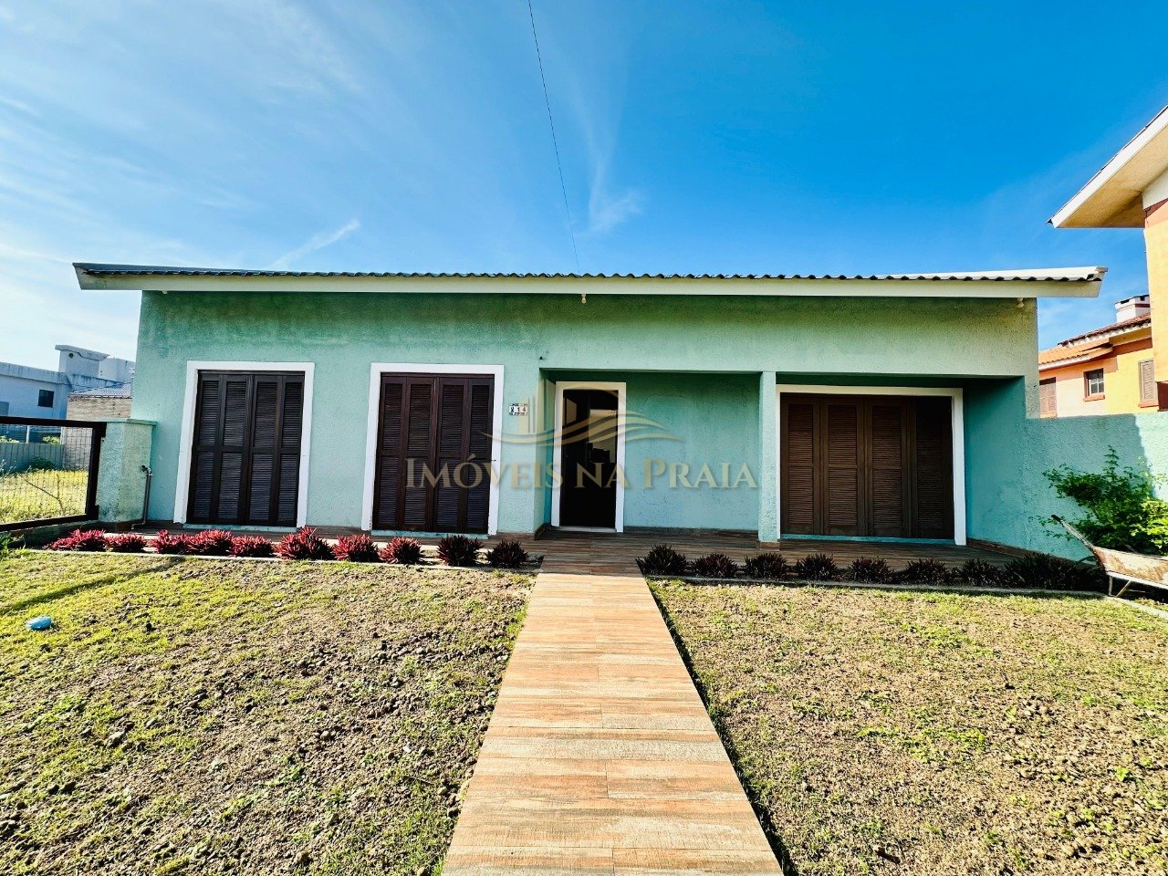 Casa 3 dormitórios no bairro Noiva do Mar