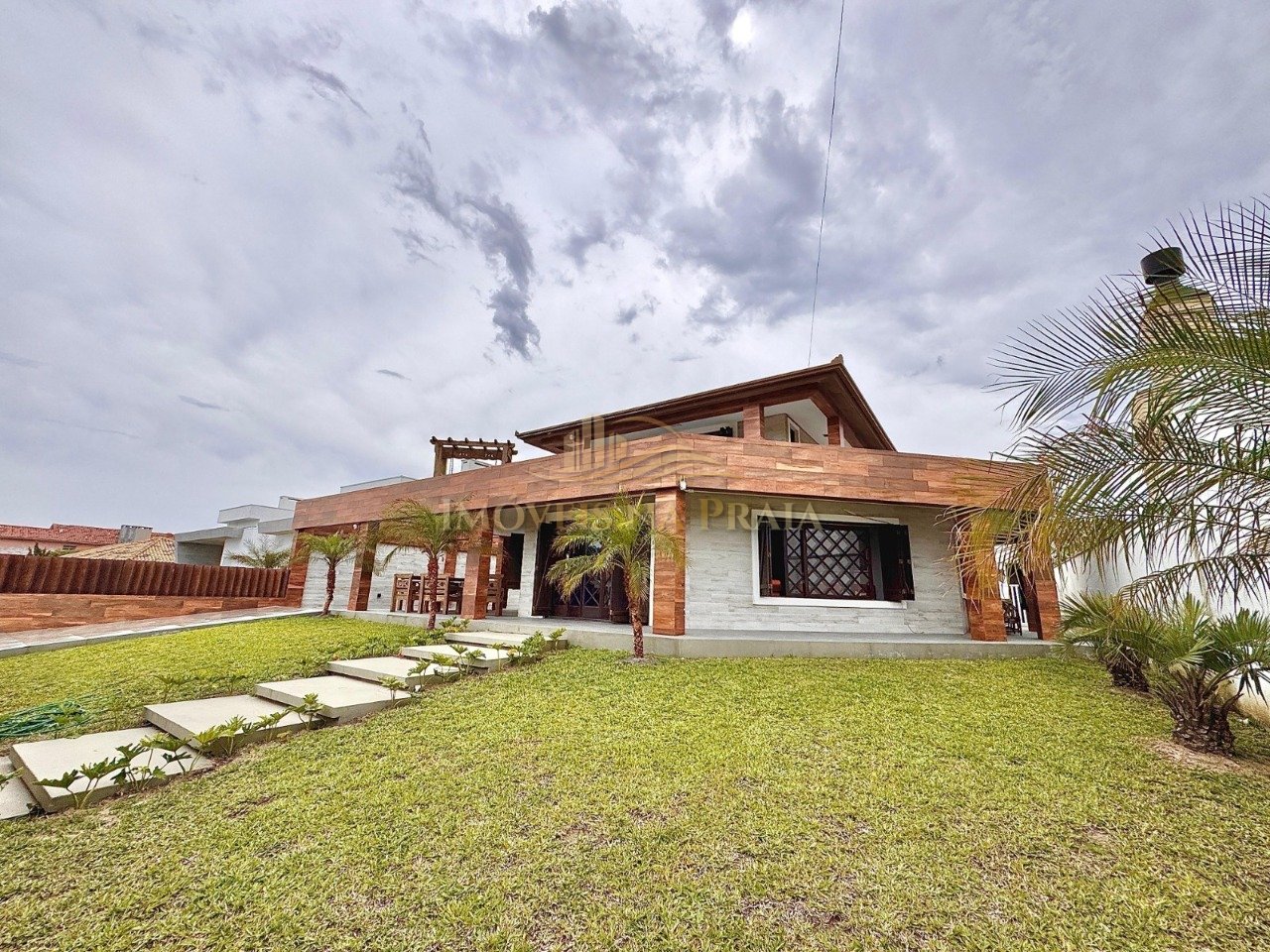 Foto 8 — Casa 4 dormitórios no bairro Arpoador