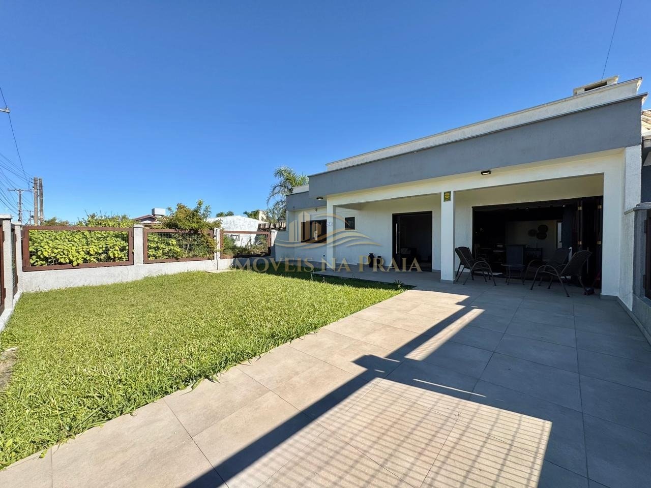 Casa 4 dormitórios no bairro Noiva do Mar