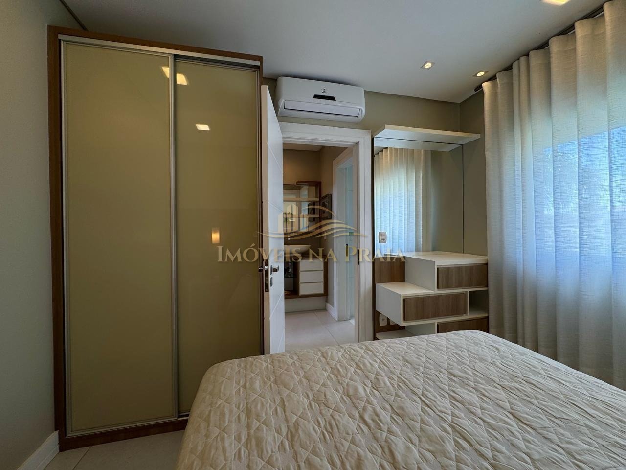 Foto 40 — Casa 4 dormitórios no bairro Rainha do Mar