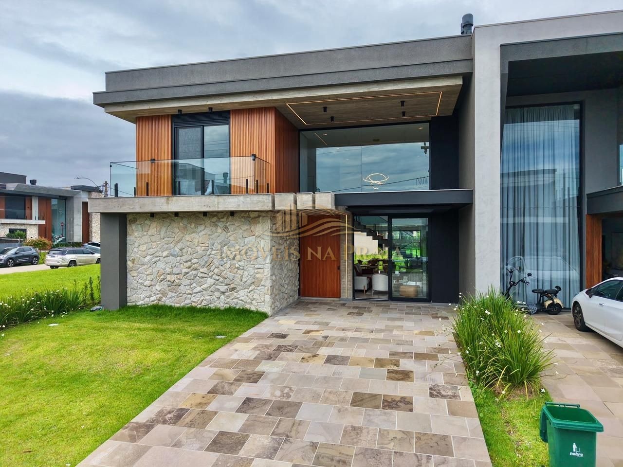 Casa em Condomínio 4 dormitórios no bairro Sunset