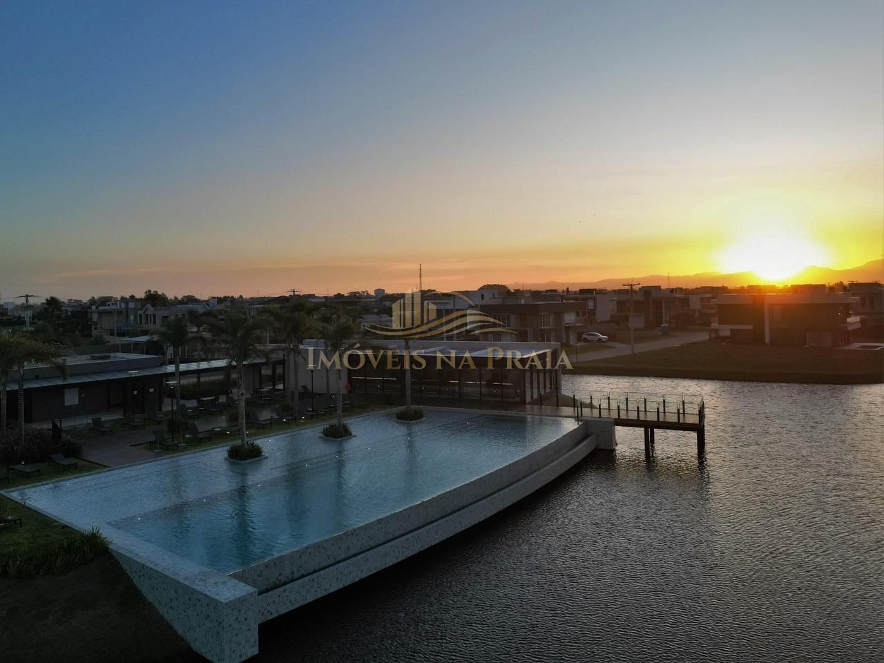 Foto 43 — Casa em Condomínio 4 dormitórios no bairro Sunset