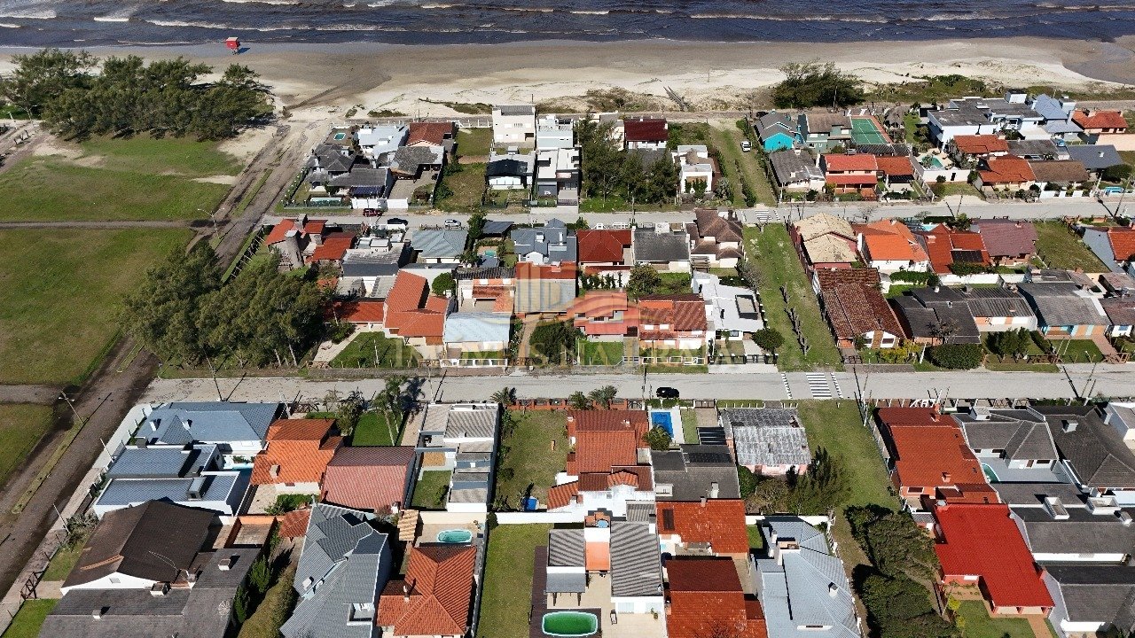 Foto 2 — Casa 3 dormitórios no bairro Noiva do Mar