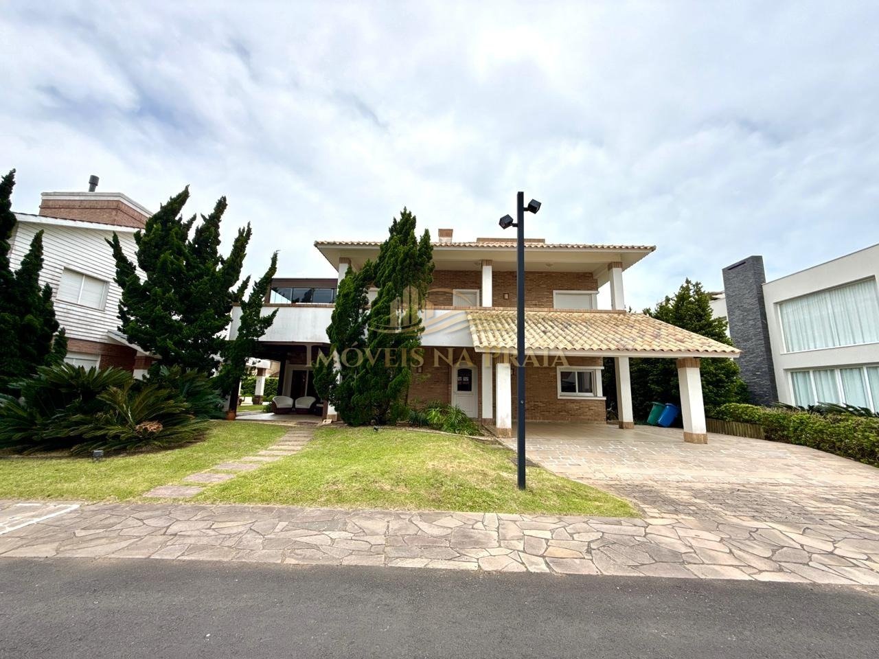 Casa em Condomínio 6 dormitórios no bairro Las Dunas
