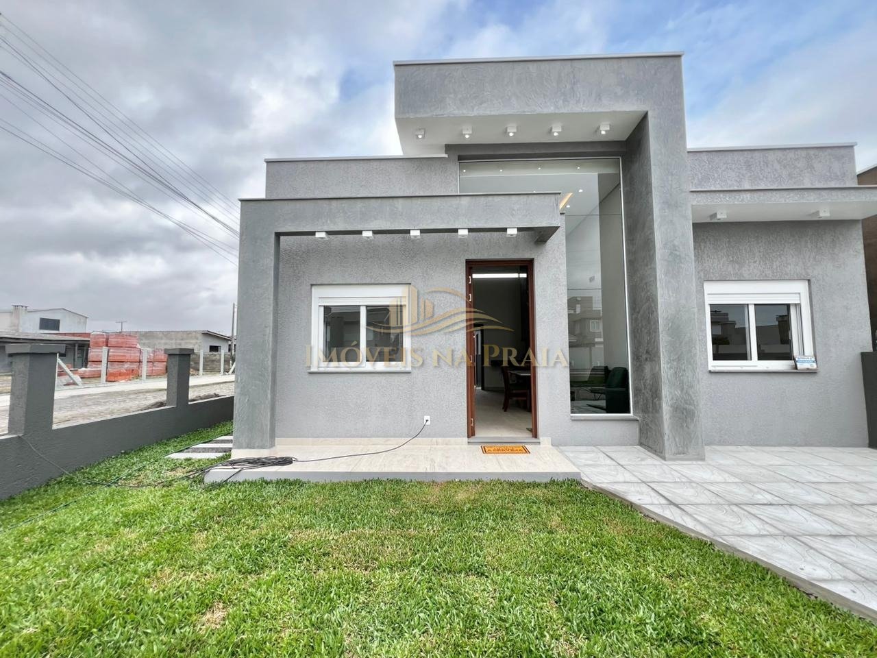 Casa 3 dormitórios no bairro Maristela