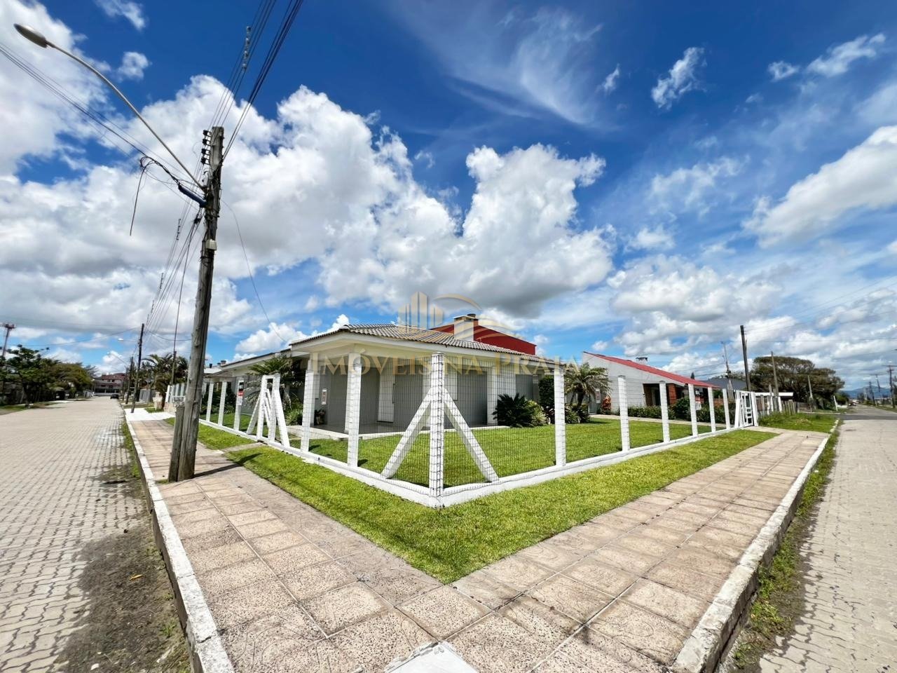 Foto 2 — Casa 5 dormitórios no bairro Noiva do Mar