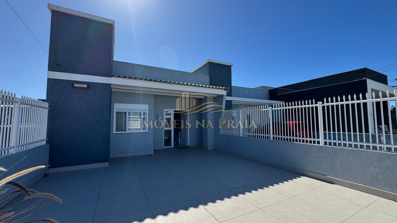 Casa 2 dormitórios no bairro Noiva do Mar