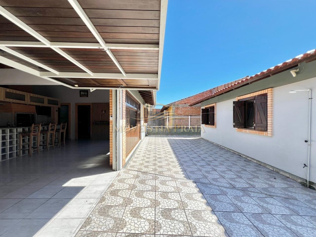 Foto 4 — Casa 4 dormitórios no bairro Rainha do Mar