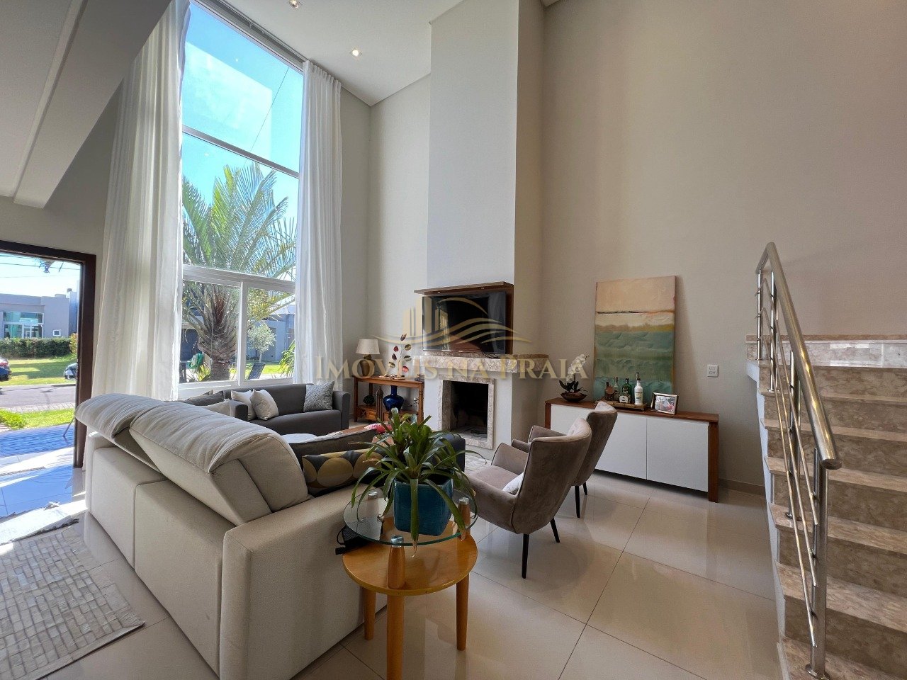 Foto 5 — Sobrado 4 suítes, mobiliado, meio quadra.