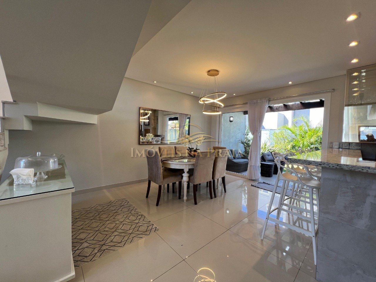 Foto 9 — Sobrado 4 suítes, mobiliado, meio quadra.