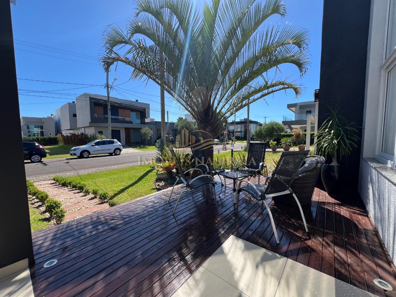 Foto 3 — Sobrado 4 suítes, mobiliado, meio quadra.