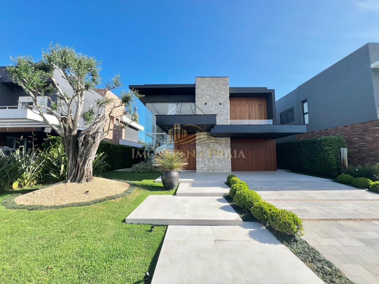 Casa em Condomínio 5 dormitórios no bairro Malibu Beach Residence