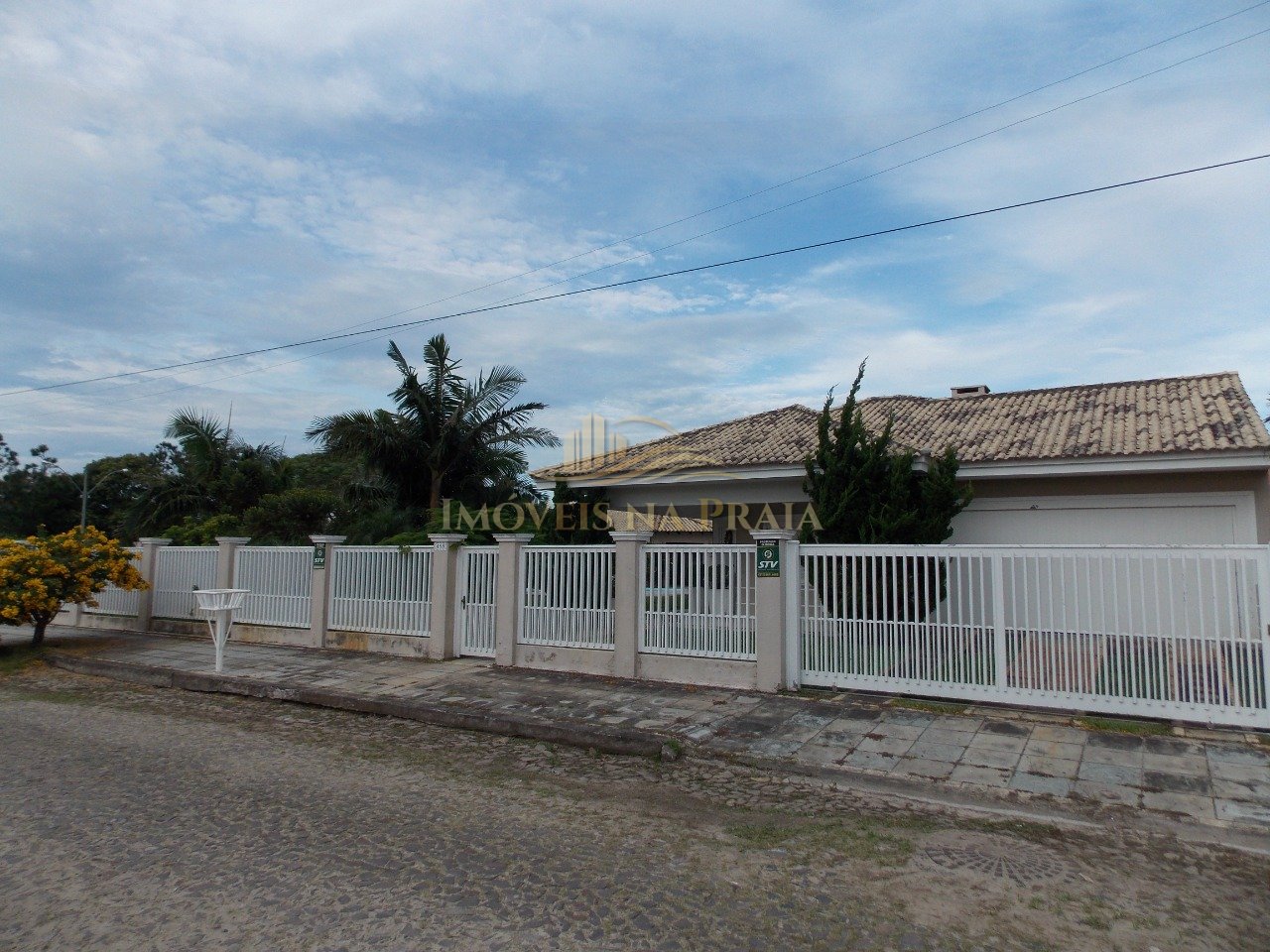 Foto 9 — Casa 4 dormitórios no bairro Atlântida