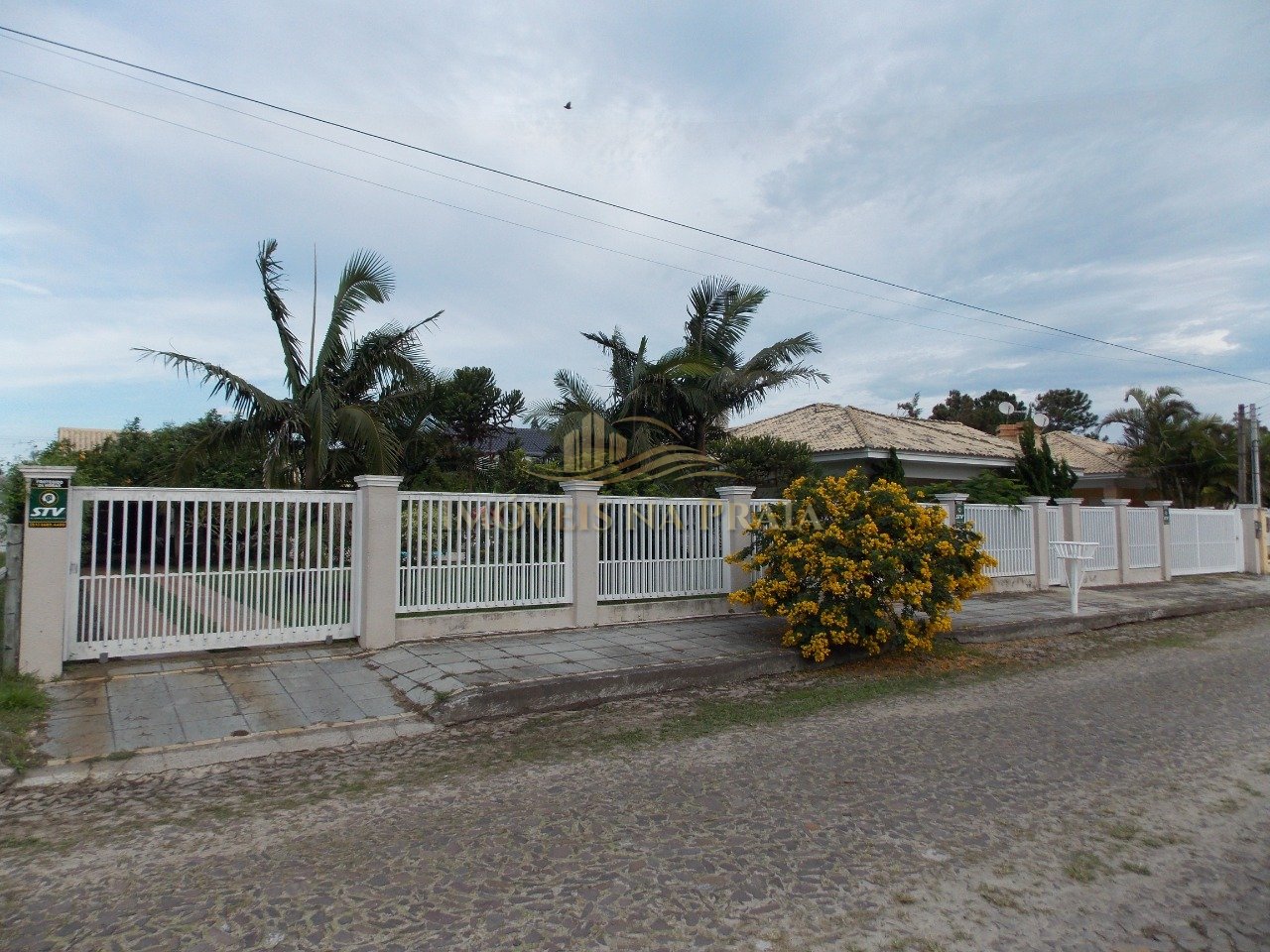 Casa 4 dormitórios no bairro Atlântida