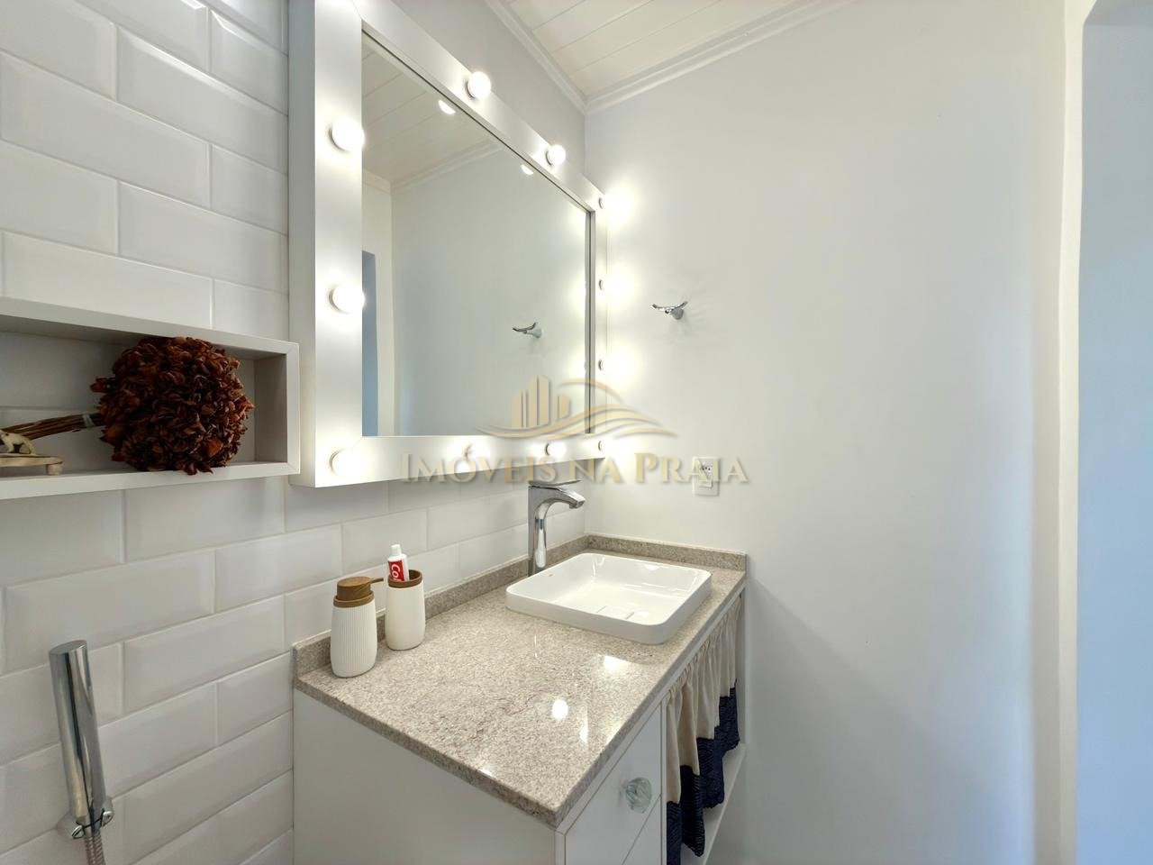 Foto 34 — Casa 5 dormitórios no bairro Atlântida