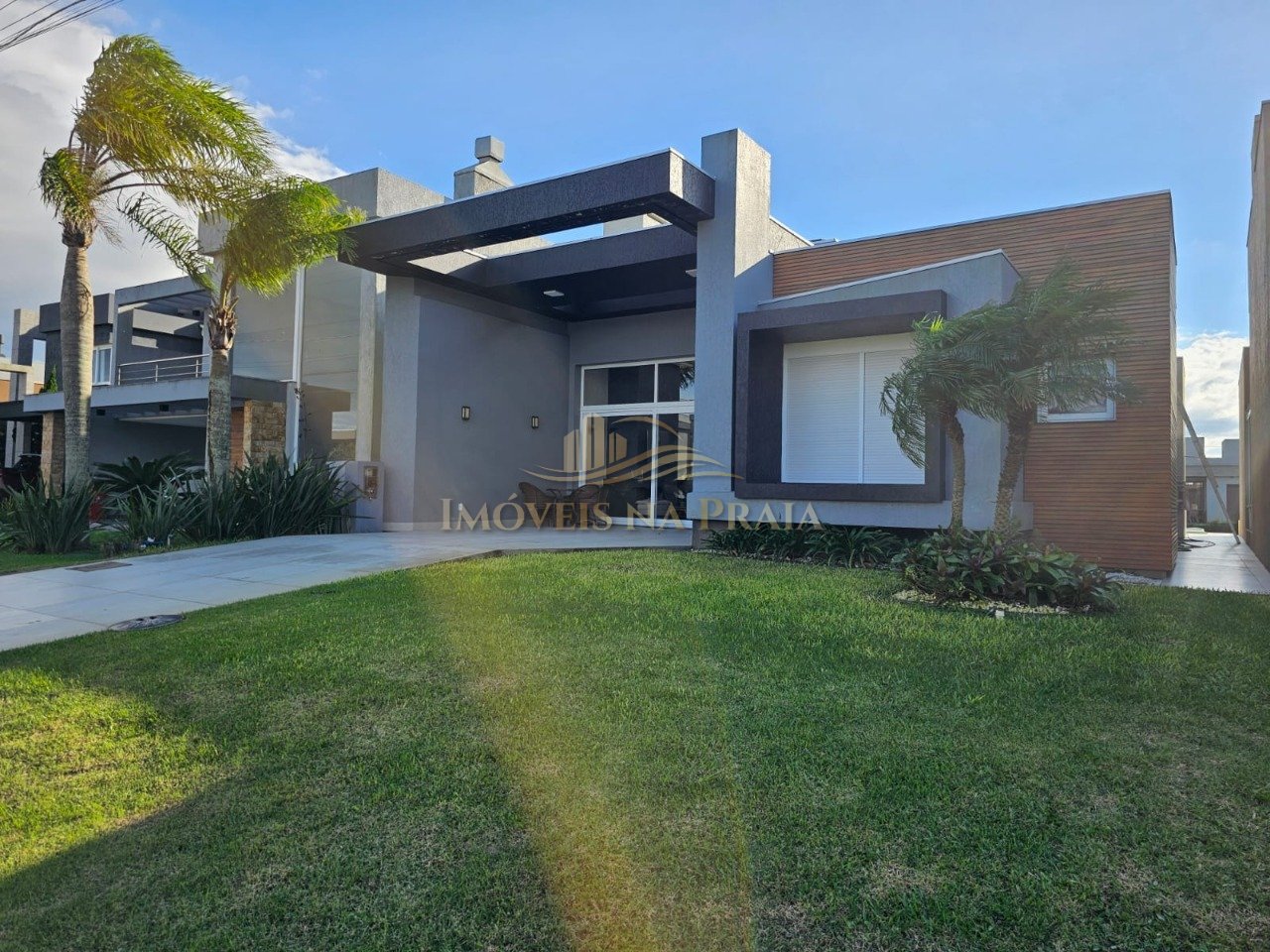 Foto 2 — Casa em Condomínio 4 Dormitório(s) Bairro Riviera