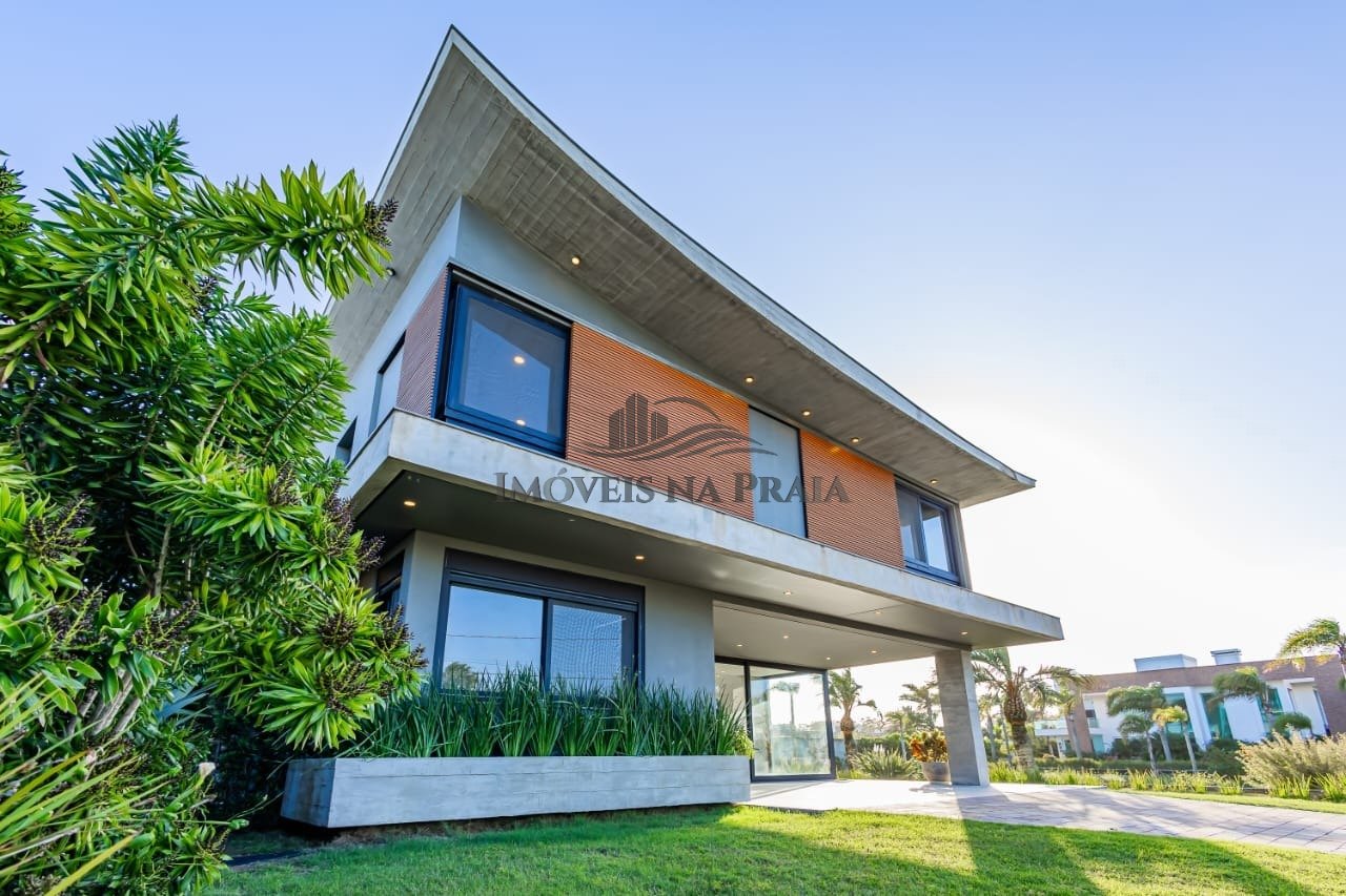 Casa em Condomínio 5 dormitórios no bairro Villaggio Atlântida