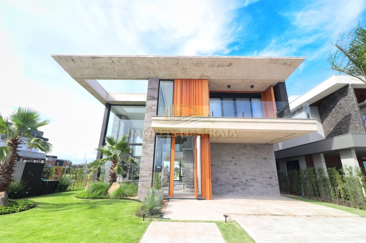 Casa em Condomínio 5 Dormitório(s) Bairro Sense Xa