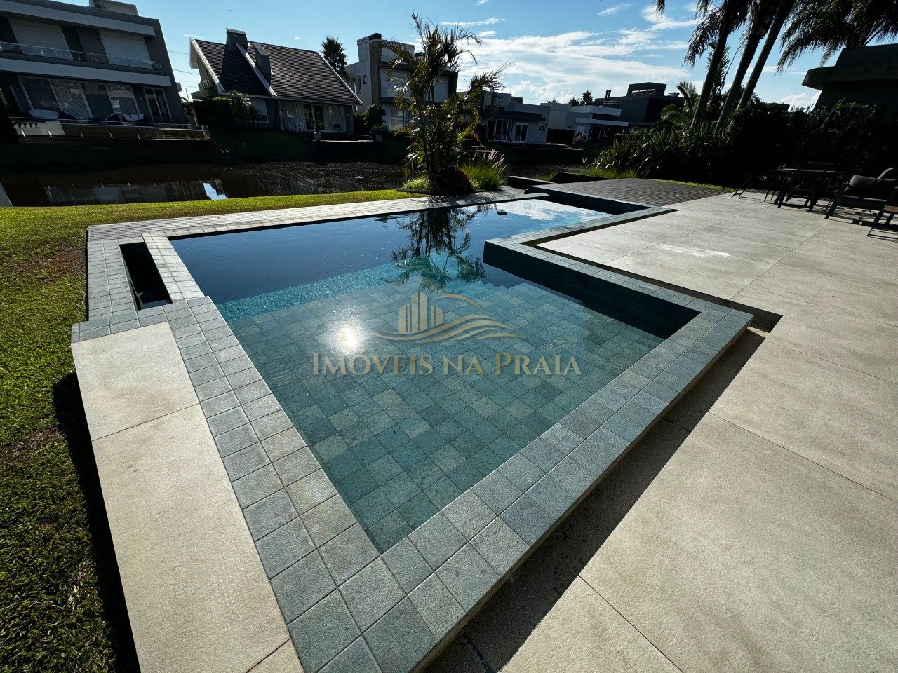 Foto 14 — Casa em Condomínio 5 Dormitório(s) Bairro Malibu B