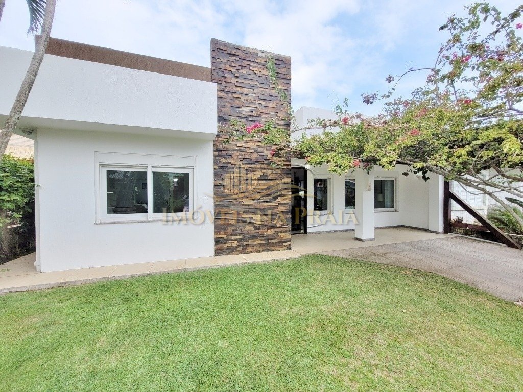 Casa 4 Dormitório(s) Bairro Noiva do Mar