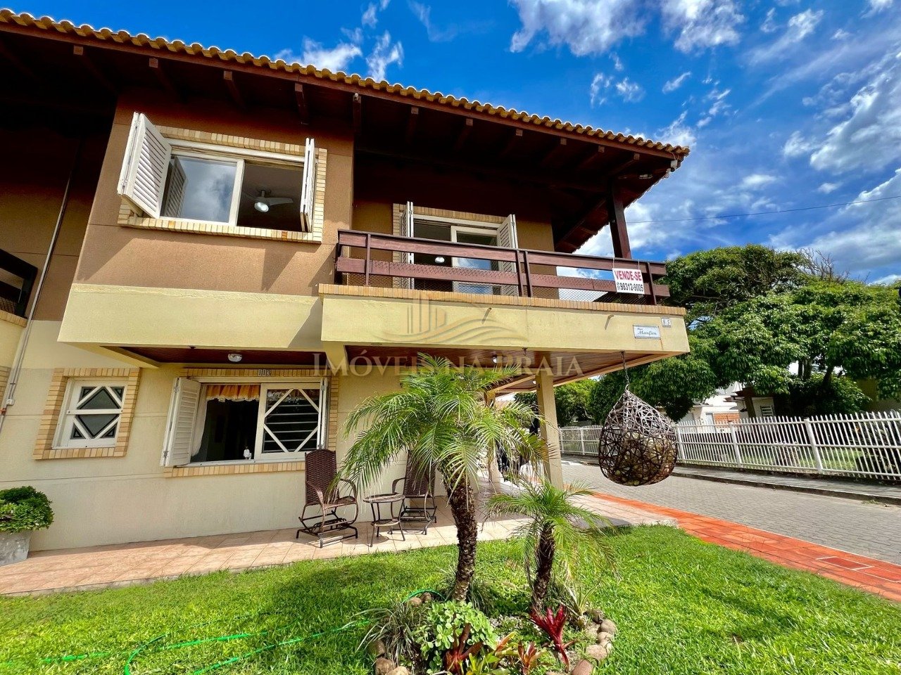 Duplex 3 dormitórios no bairro Rainha do Mar