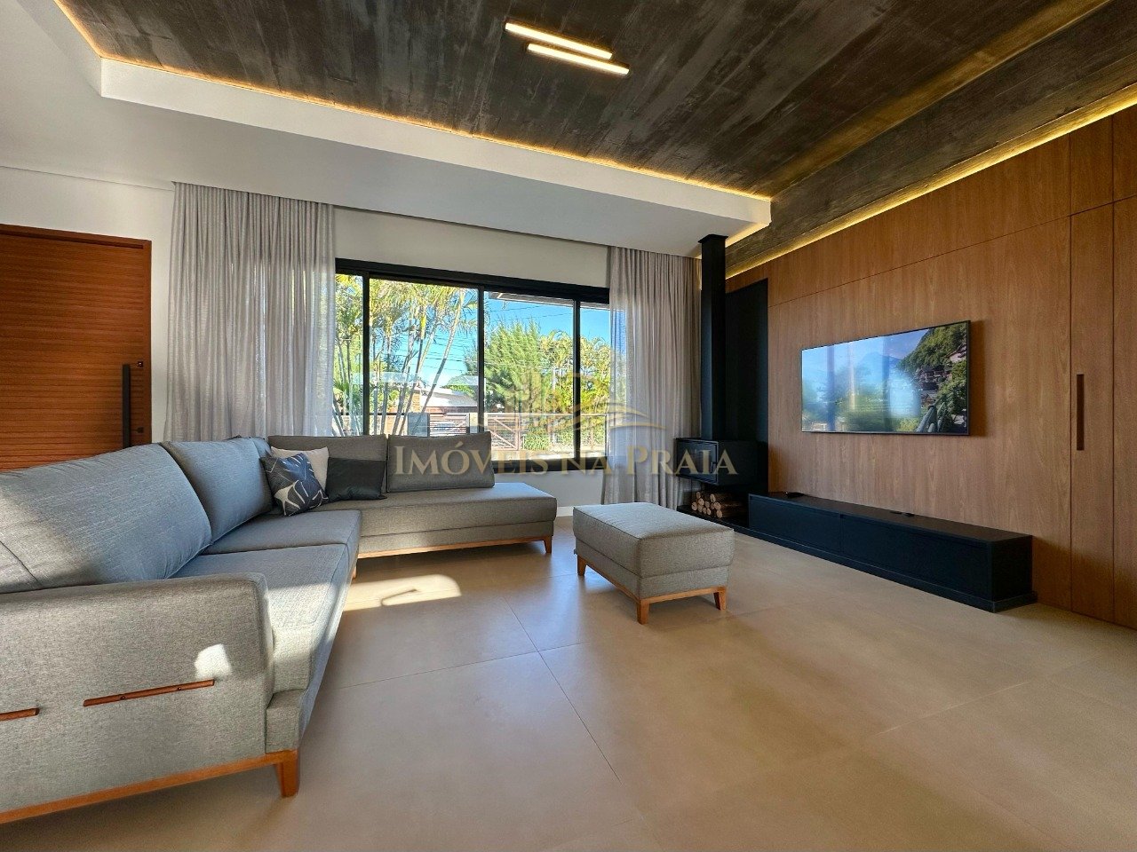 Foto 2 — Casa 5 dormitórios no bairro Atlântida