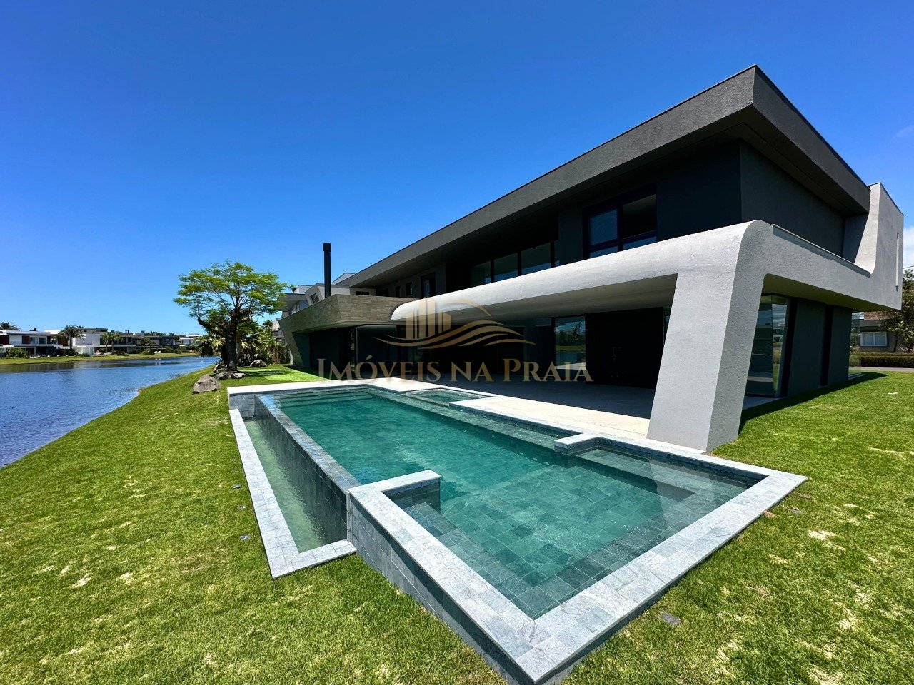 Foto 2 — Casa em Condomínio 6 Dormitório(s) Bairro Enseada