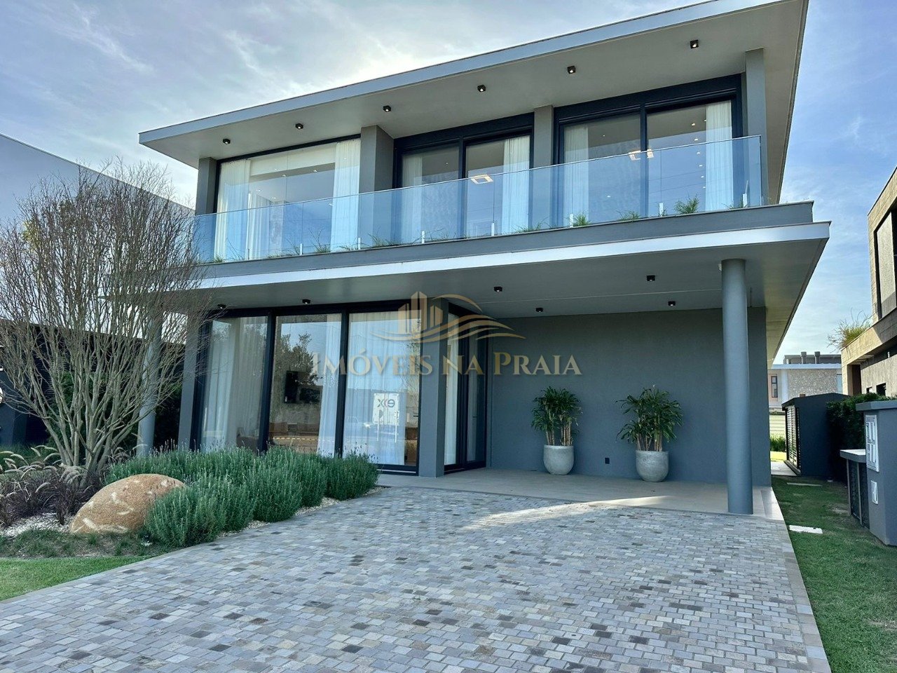 Casa em Condomínio 5 Dormitório(s) Bairro Sense Xa